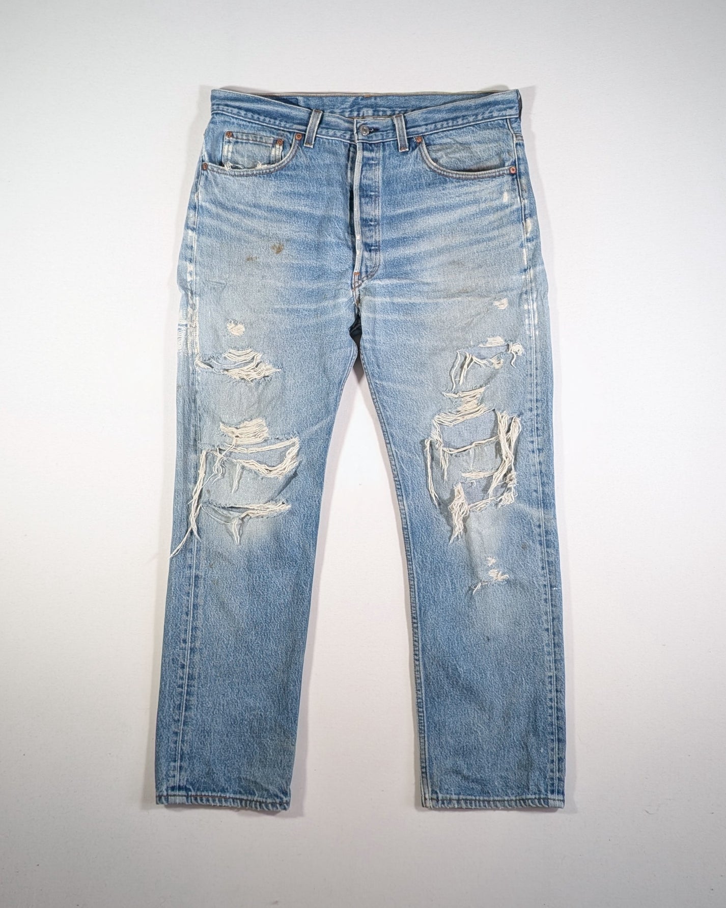 1990S - LEVIS MADE IN USA 501XX DISTRESSED JEANS - W35 / L31