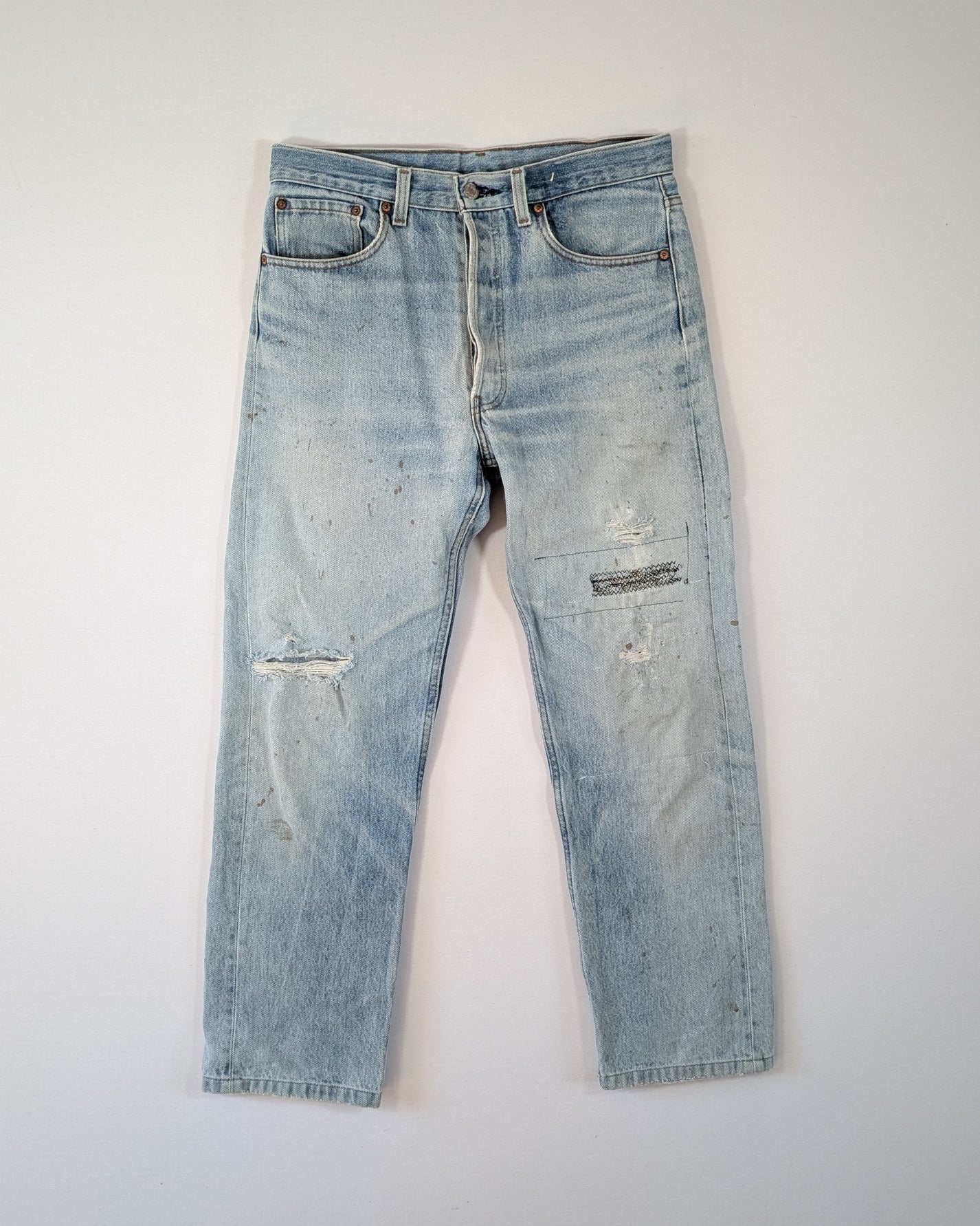 1990S - LEVIS MADE IN USA 501 DISTRESSED JEANS - W32 / L30